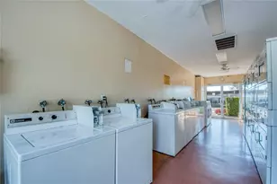 13811 Mission Oaks Blvd, Seminole, FL 33776 - Photo 17