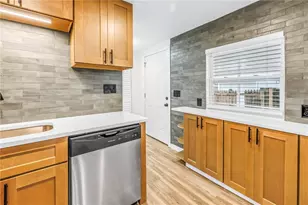 8616 N Orangeview Ave, Tampa, FL 33617 - Photo 13