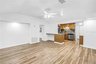 8616 N Orangeview Ave, Tampa, FL 33617 - Photo 19