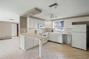 11200 Tamarix Ave, Port Richey, FL 34668 - Photo 23