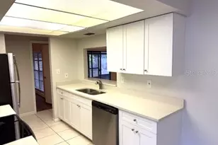 5012 Country Hills Dr, Tampa, FL 33624 - Photo 13