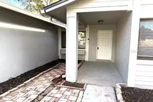 5012 Country Hills Dr, Tampa, FL 33624 - Photo 3