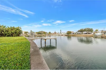 380 Belle Point Drive, Saint Pete Beach, FL 33706 - Photo 23