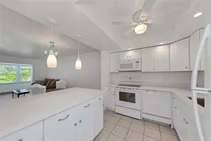 5020 Brittany Dr S, Saint Petersburg, FL 33715 - Photo 5