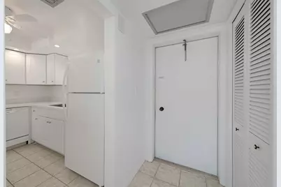 5020 Brittany Drive S #224, Saint Petersburg, FL 33715 - Photo 7