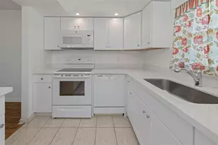 5020 Brittany Dr S, Saint Petersburg, FL 33715 - Photo 11