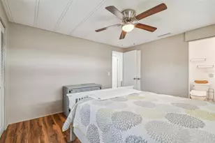 10232 Paradise Dr, Largo, FL 33773 - Photo 23