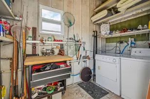 10232 Paradise Dr, Largo, FL 33773 - Photo 59