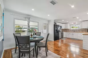 10232 Paradise Dr, Largo, FL 33773 - Photo 11