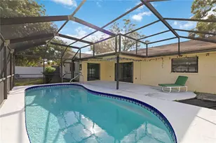 8427 Brandeis Cir E, Sarasota, FL 34243 - Photo 31