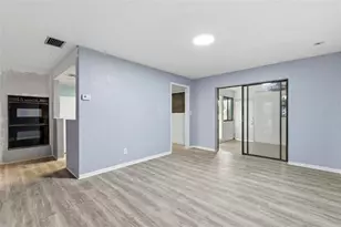 260 13th St N, Saint Petersburg, FL 33705 - Photo 9