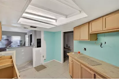 260 13th Street N, Saint Petersburg, FL 33705 - Photo 5
