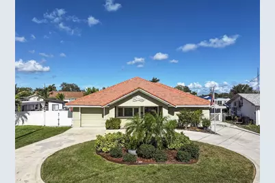 9453 Treasure Lane NE, Saint Petersburg, FL 33702 - Photo 3