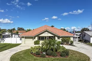 9453 Treasure Ln NE, Saint Petersburg, FL 33702 - Photo 1