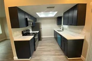 206 St Petersburg Dr E, Oldsmar, FL 34677 - Photo 7