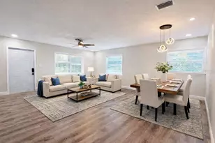 1735 Michigan Ave NE, Saint Petersburg, FL 33703 - Photo 5