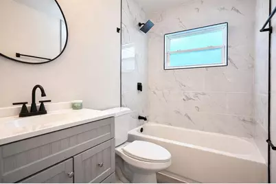 1735 Michigan Avenue NE, Saint Petersburg, FL 33703 - Photo 9