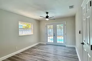 1735 Michigan Ave NE, Saint Petersburg, FL 33703 - Photo 17