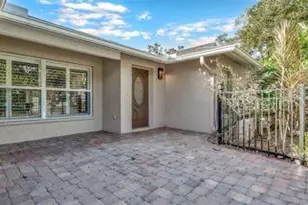 173 Foxcroft Dr E, Palm Harbor, FL 34683 - Photo 15