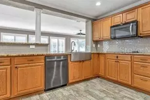 173 Foxcroft Dr E, Palm Harbor, FL 34683 - Photo 23