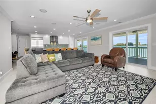 804 Bay Point Dr, Madeira Beach, FL 33708 - Photo 23