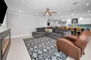 804 Bay Point Dr, Madeira Beach, FL 33708 - Photo 21