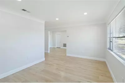 5337 60th Street N, Kenneth City, FL 33709 - Photo 3