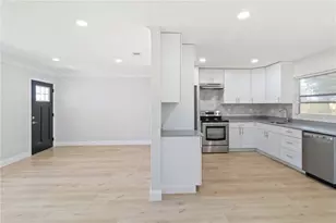 5337 60th St N, Kenneth City, FL 33709 - Photo 7