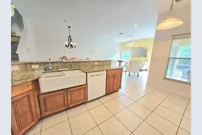 11117 Kapok Grand Circle, Madeira Beach, FL 33708 - Photo 5