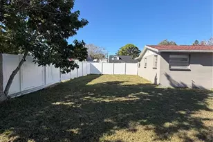 8701 94th St, Seminole, FL 33777 - Photo 19