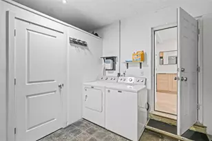 1401 Drew St, Clearwater, FL 33755 - Photo 9