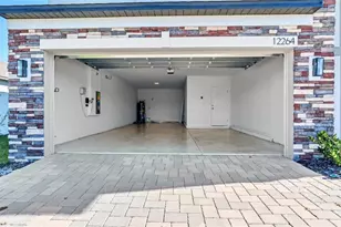 12264 Hilltop Farms Dr, Dade City, FL 33525 - Photo 21