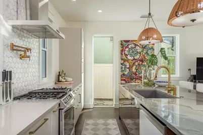 927 6th Street N, Saint Petersburg, FL 33701 - Photo 9