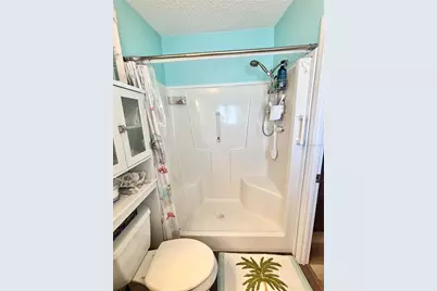 7106 Americana Drive NE #140, Saint Petersburg, FL 33702 - Photo 15