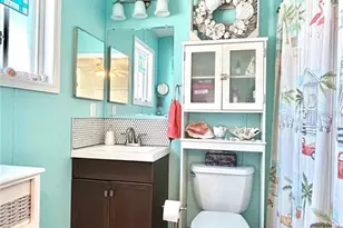 7106 Americana Dr NE, Saint Petersburg, FL 33702 - Photo 13