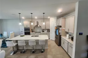 36851 Highland Mdws Ct, Zephyrhills, FL 33542 - Photo 7