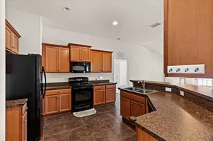 10827 Standing Stone Dr, Wimauma, FL 33598 - Photo 9