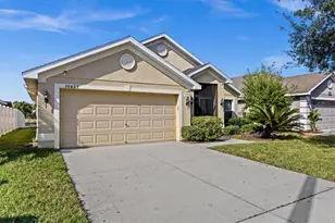 10827 Standing Stone Dr, Wimauma, FL 33598 - Photo 3