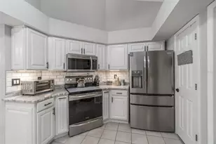 2807 Commonwealth Ave, Valrico, FL 33594 - Photo 9