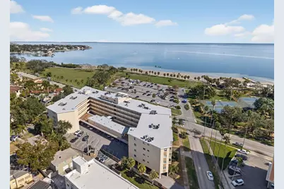1200 N Shore Drive NE #201 furnished, Saint Petersburg, FL 33701 - Photo 3