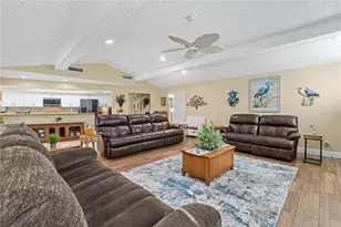 1905 Country Club Ct, Plant City, FL 33566 - Photo 9