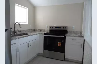 13360 Boca Ciega Avenue, Madeira Beach, FL 33708 - Photo 9