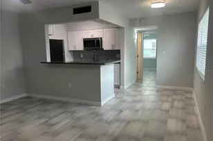 129 104th Ave, Treasure Island, FL 33706 - Photo 3