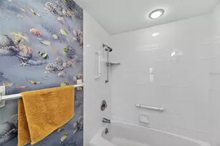 131 Bluff View Dr, Belleair Bluffs, FL 33770 - Photo 25