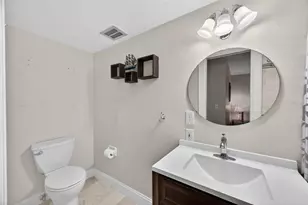 131 Bluff View Dr, Belleair Bluffs, FL 33770 - Photo 21