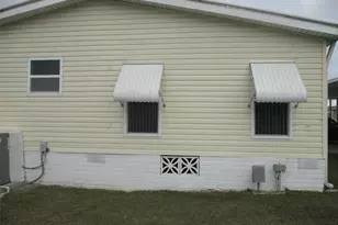 38422 Stafford Dr, Zephyrhills, FL 33540 - Photo 5