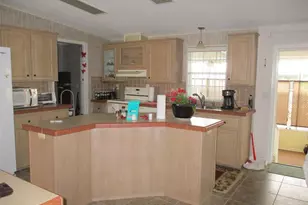 38422 Stafford Dr, Zephyrhills, FL 33540 - Photo 15