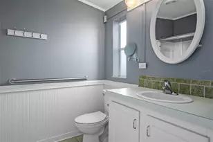 37635 Gill Ave, Zephyrhills, FL 33541 - Photo 23