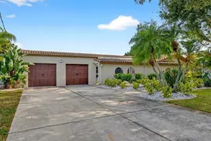 6349 Spanish Main Dr, Apollo Beach, FL 33572 - Photo 5