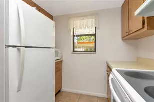 11485 Oakhurst Rd, Largo, FL 33774 - Photo 7